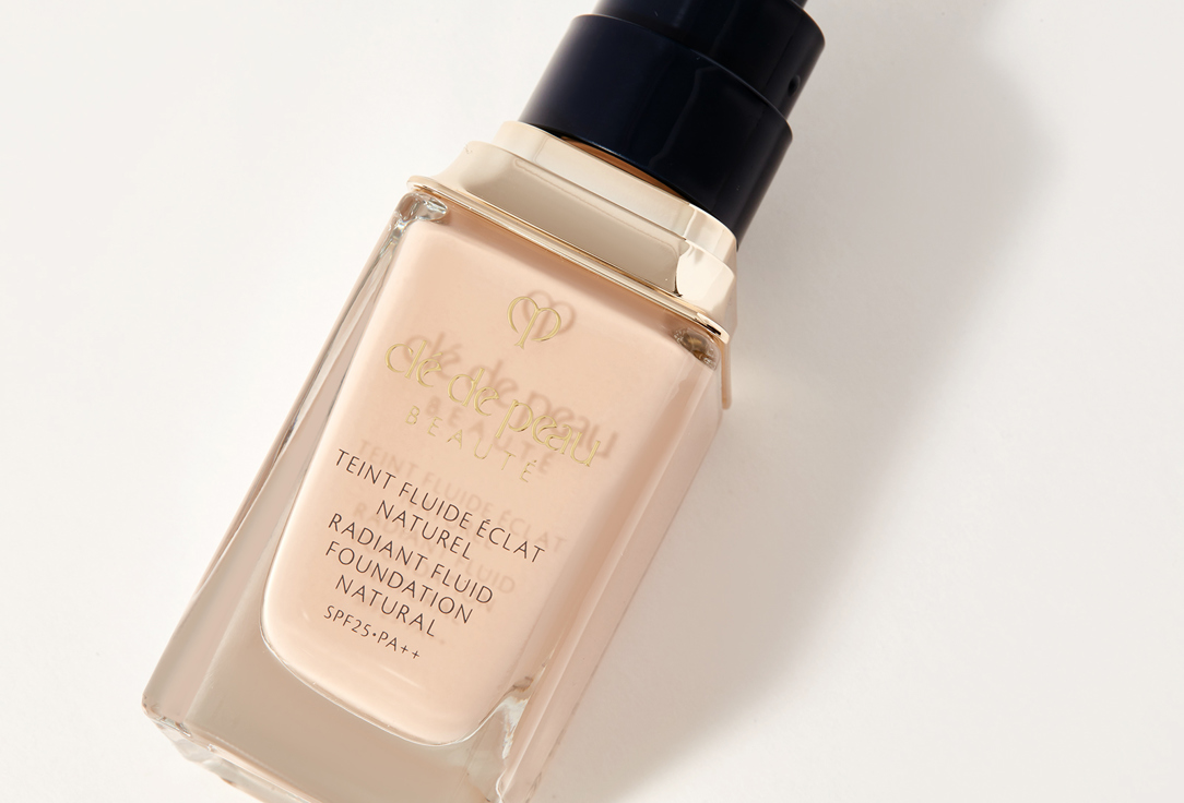 Clé de Peau Beauté Liquid foundation SPF 25 Radiant Fluid Foundation Natural