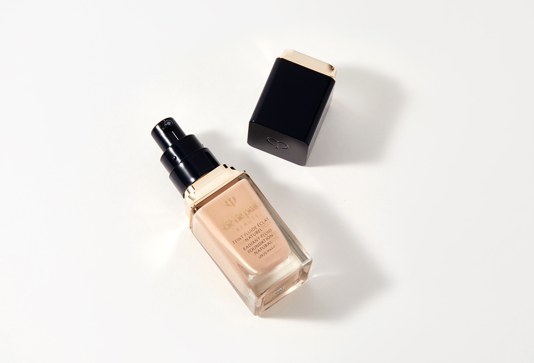 Clé de Peau Beauté Liquid foundation SPF 25 Radiant Fluid Foundation Natural