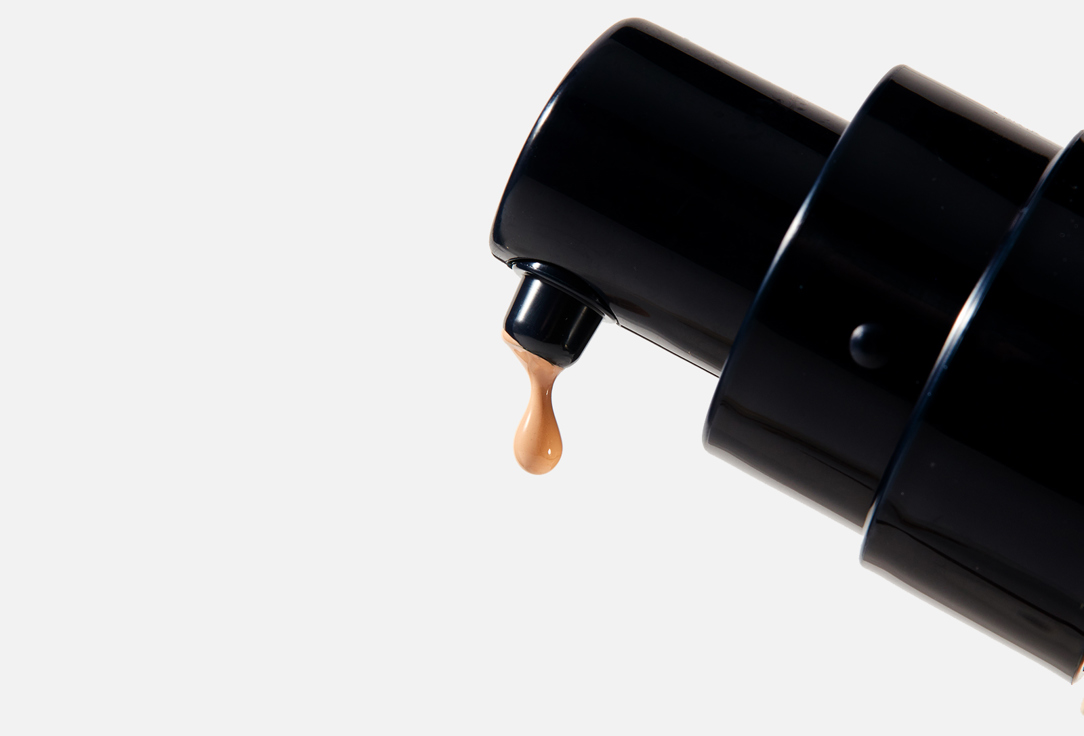 Clé de Peau Beauté Liquid foundation SPF 25 Radiant Fluid Foundation Natural
