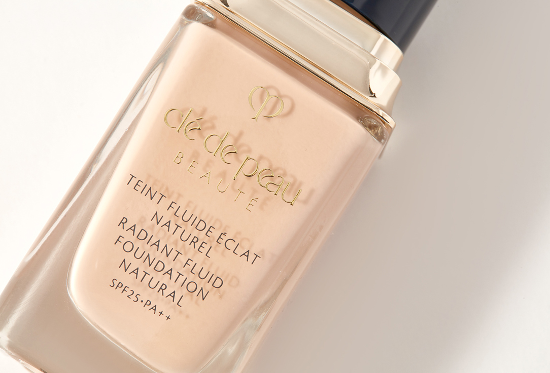 Clé de Peau Beauté Liquid foundation SPF 25 Radiant Fluid Foundation Natural