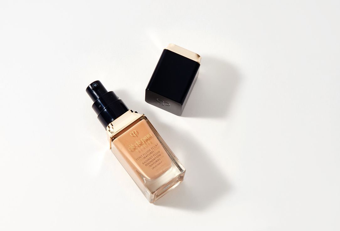 Clé de Peau Beauté Liquid foundation SPF 25 Radiant Fluid Foundation Natural