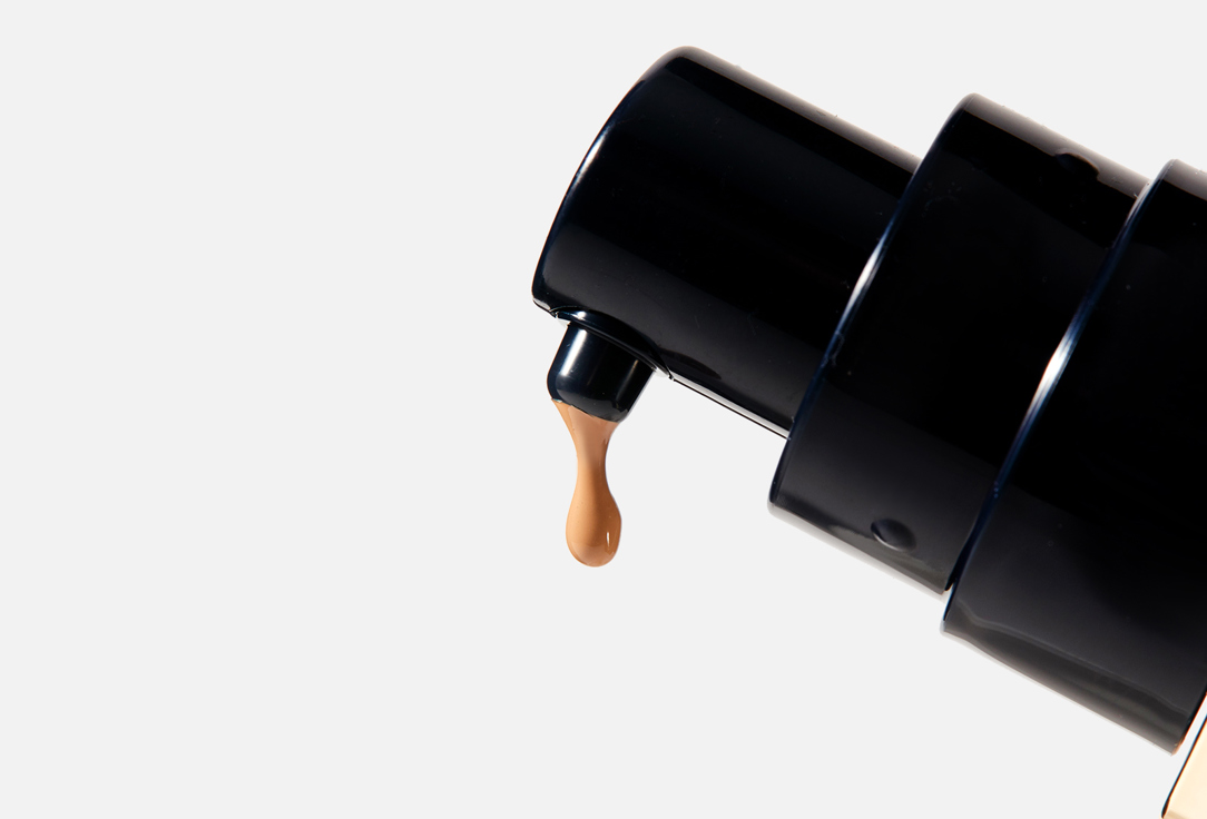 Clé de Peau Beauté Liquid foundation SPF 25 Radiant Fluid Foundation Natural