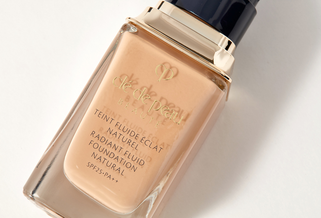Clé de Peau Beauté Liquid foundation SPF 25 Radiant Fluid Foundation Natural