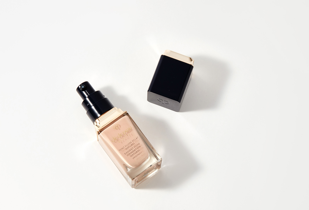 Clé de Peau Beauté Liquid foundation SPF 25 Radiant Fluid Foundation Natural