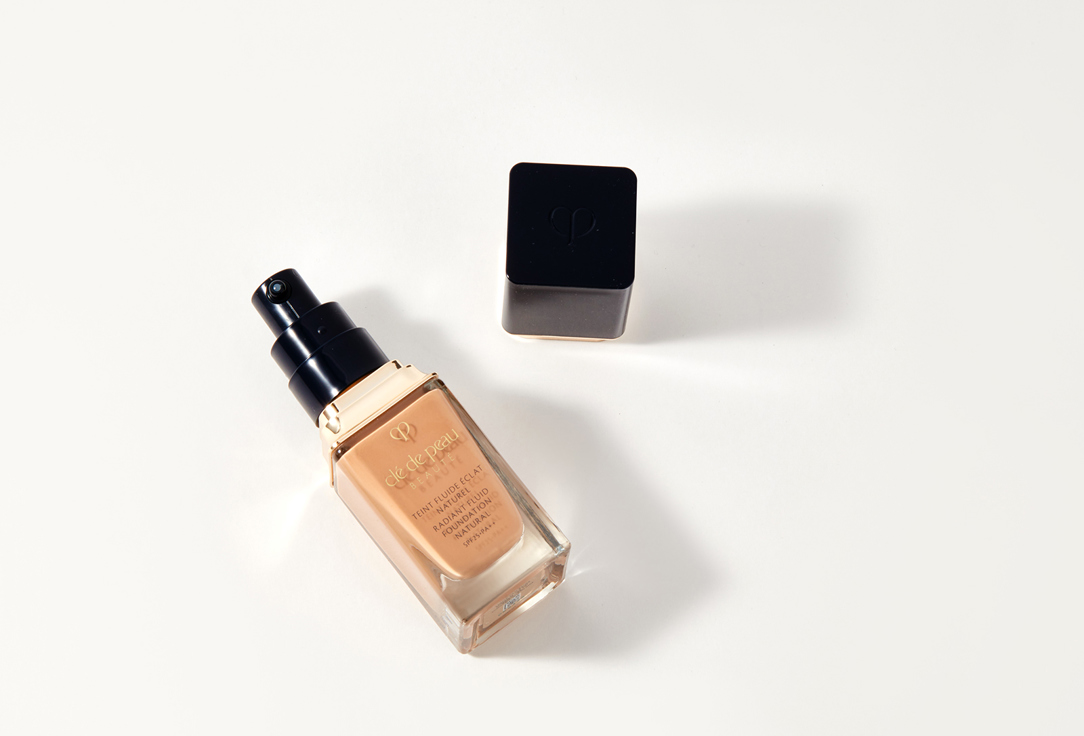 Clé de Peau Beauté Liquid foundation SPF 25 Radiant Fluid Foundation Natural
