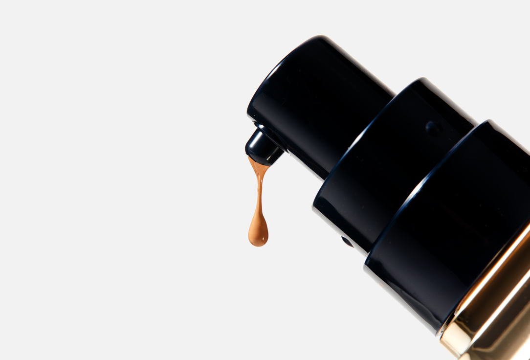 Clé de Peau Beauté Liquid foundation SPF 25 Radiant Fluid Foundation Natural