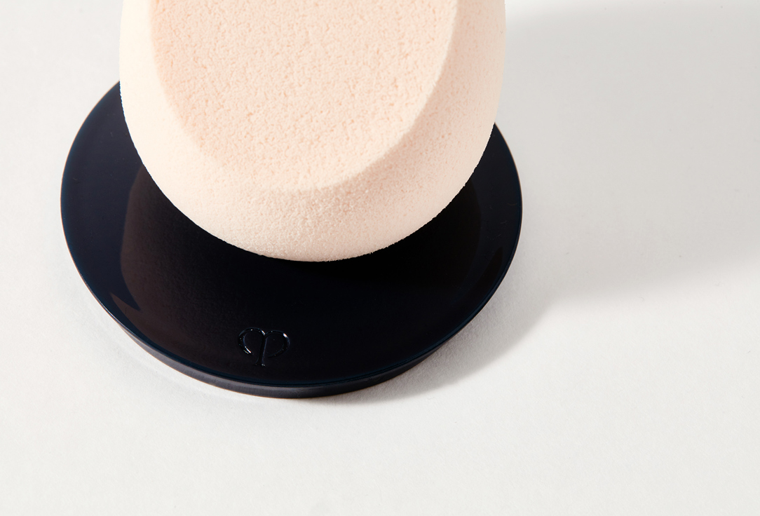 Clé de Peau Beauté Face makeup blending sponge The Sponge
