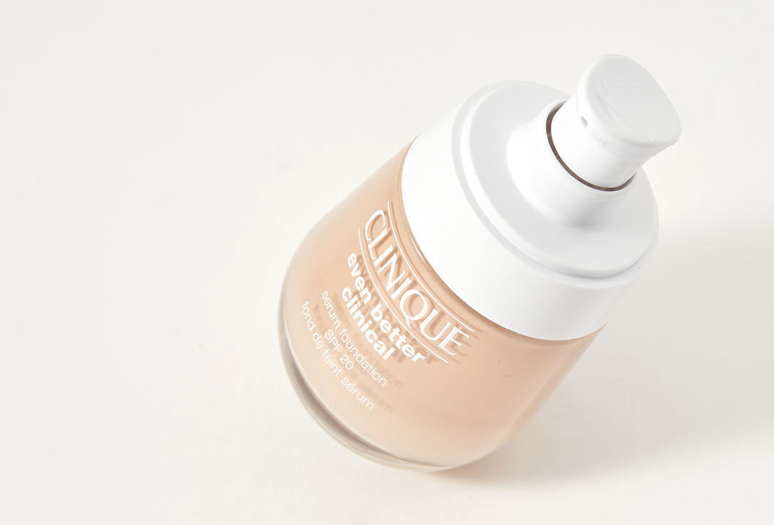 Clinique Moisturizing & Brightening Serum-Foundation SPF20 Even Better Clinical 02CN, Breeze 30 ml Clinique Moisturizing & Brightening Serum-Foundation SPF20 Even Better Clinical