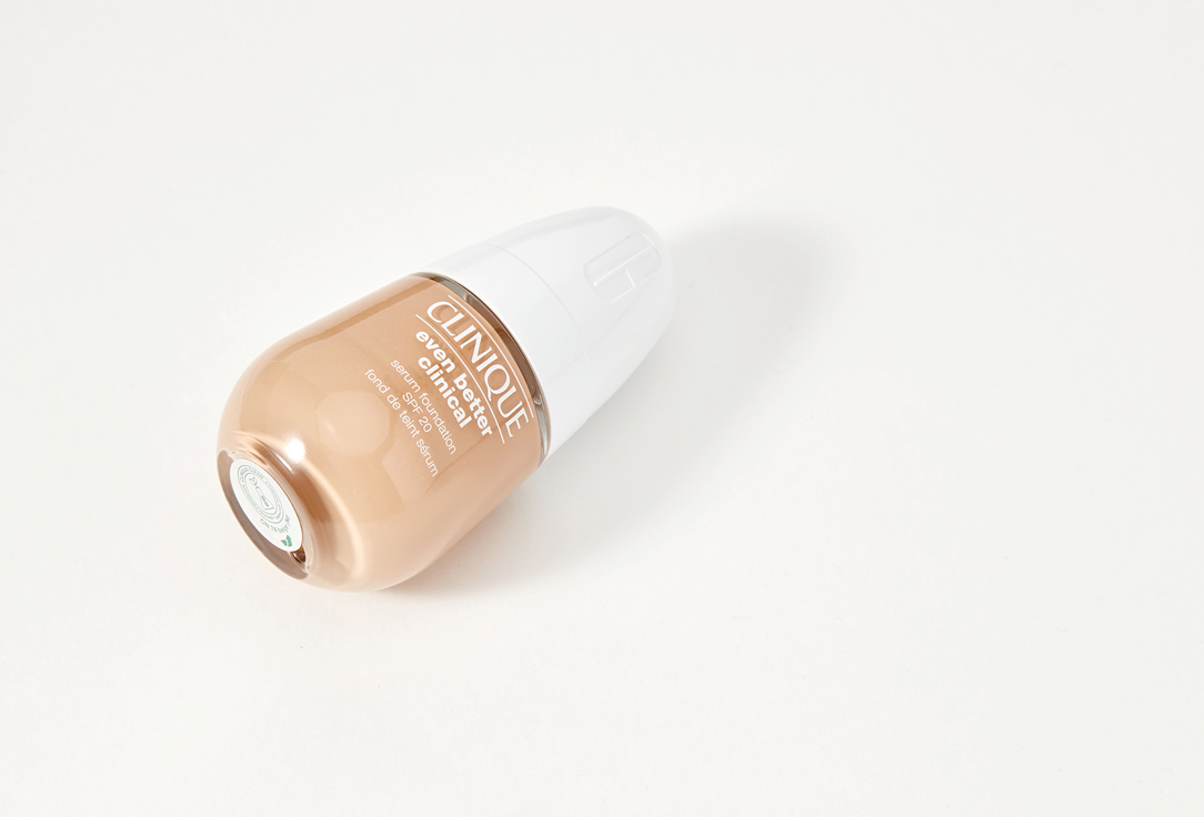 Clinique Moisturizing & Brightening Serum-Foundation SPF20 Even Better Clinical