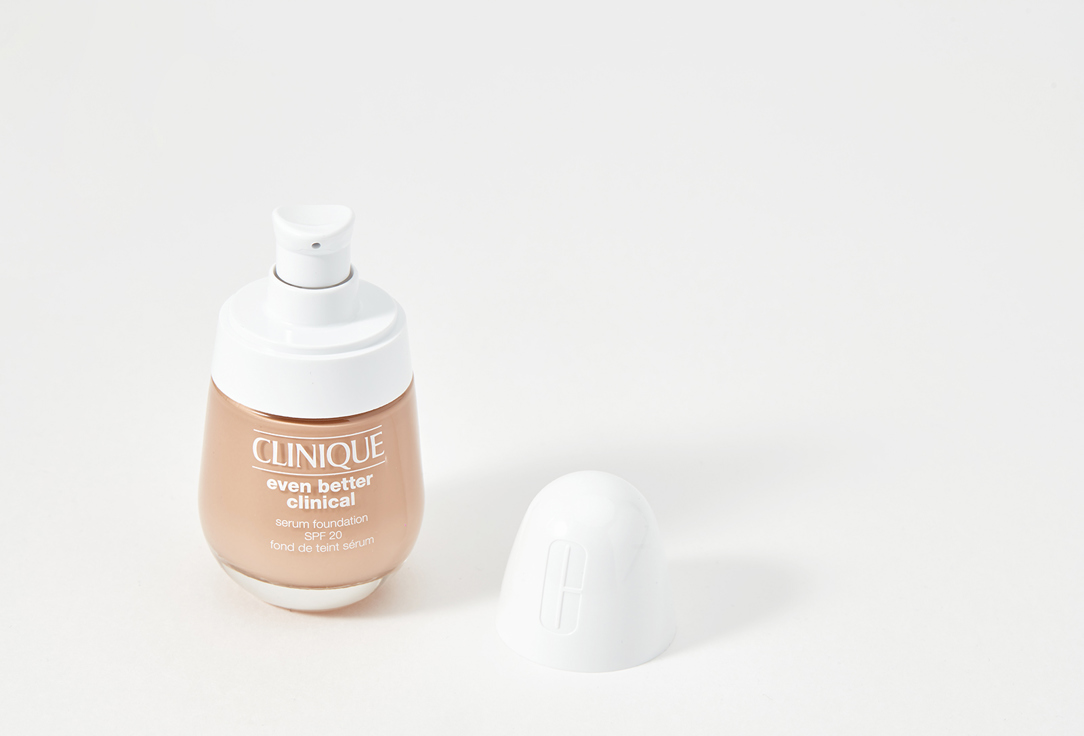 Clinique Moisturizing & Brightening Serum-Foundation SPF20 Even Better Clinical