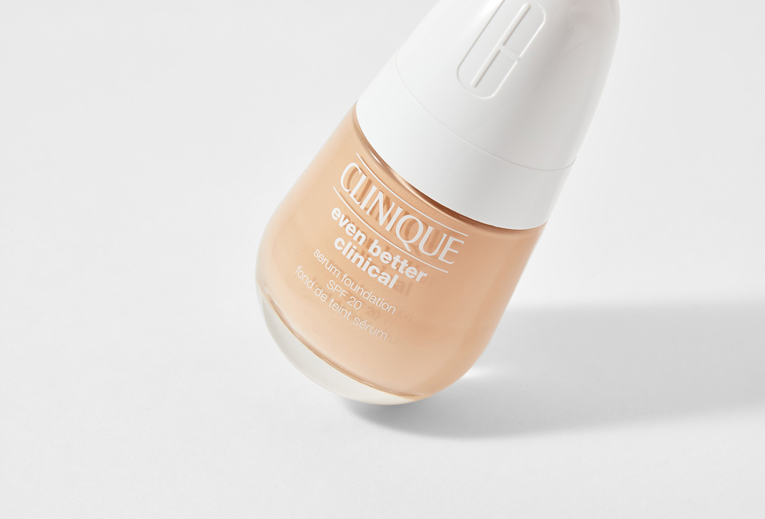 Clinique Moisturizing & Brightening Serum-Foundation SPF20 Even Better Clinical