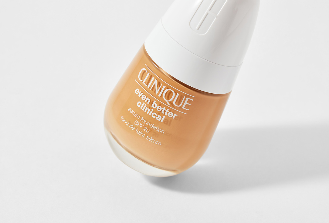 Clinique Moisturizing & Brightening Serum-Foundation SPF20 Even Better Clinical