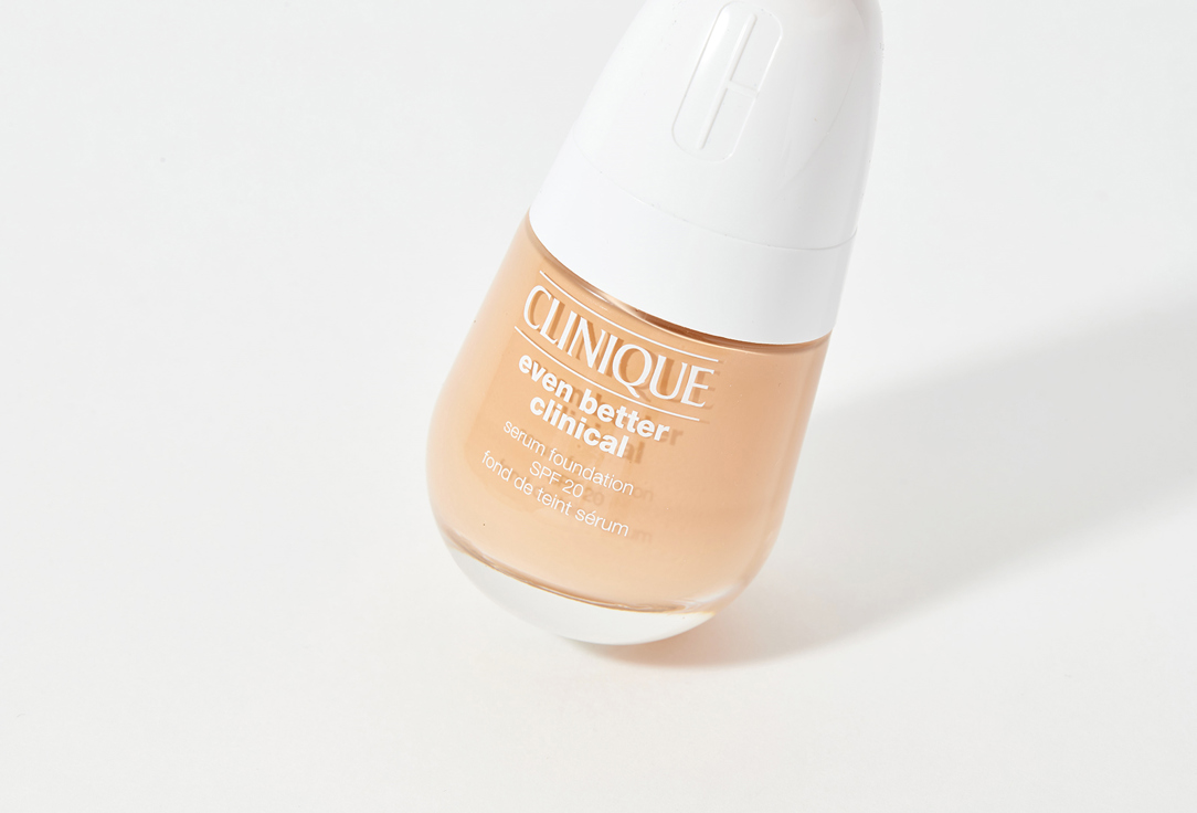 Clinique Moisturizing & Brightening Serum-Foundation SPF20 Even Better Clinical