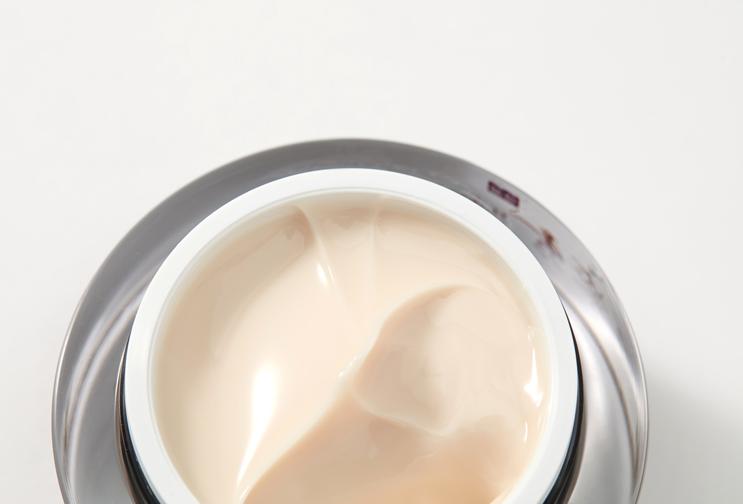 Huksamsoo Face skin care cream Black ginseng