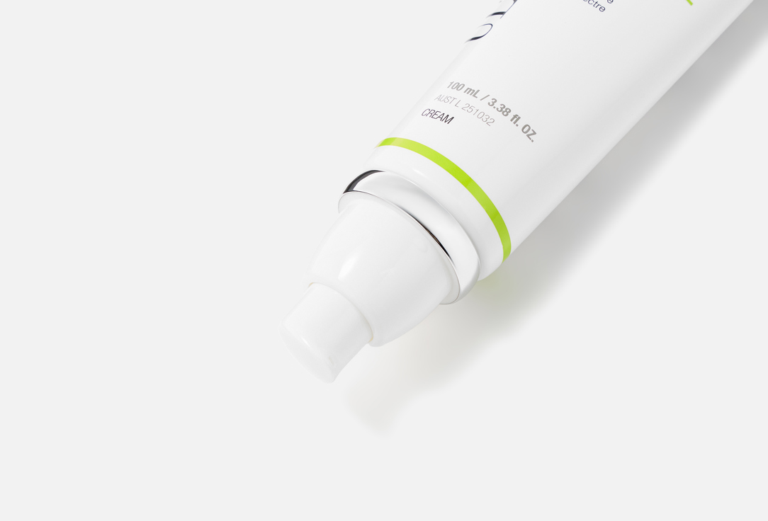 ULTRACEUTICALS Sunscreen cream SPF30 Ultra UV Protective Moisturiser Sheer Tint