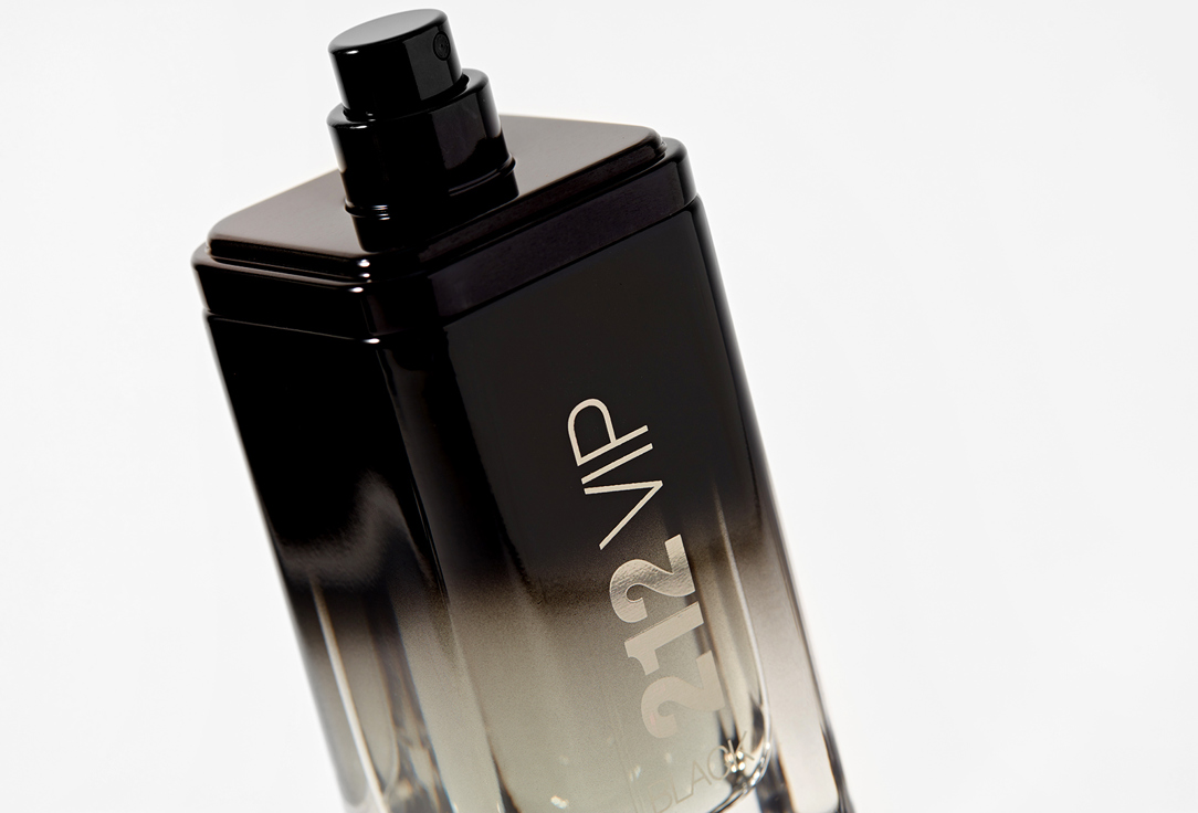 كارولينا هيريرا ماء عطر 212 في آي بي بلاك 100 مل كارولينا هيريرا ماء عطر 212 في آي بي بلاك