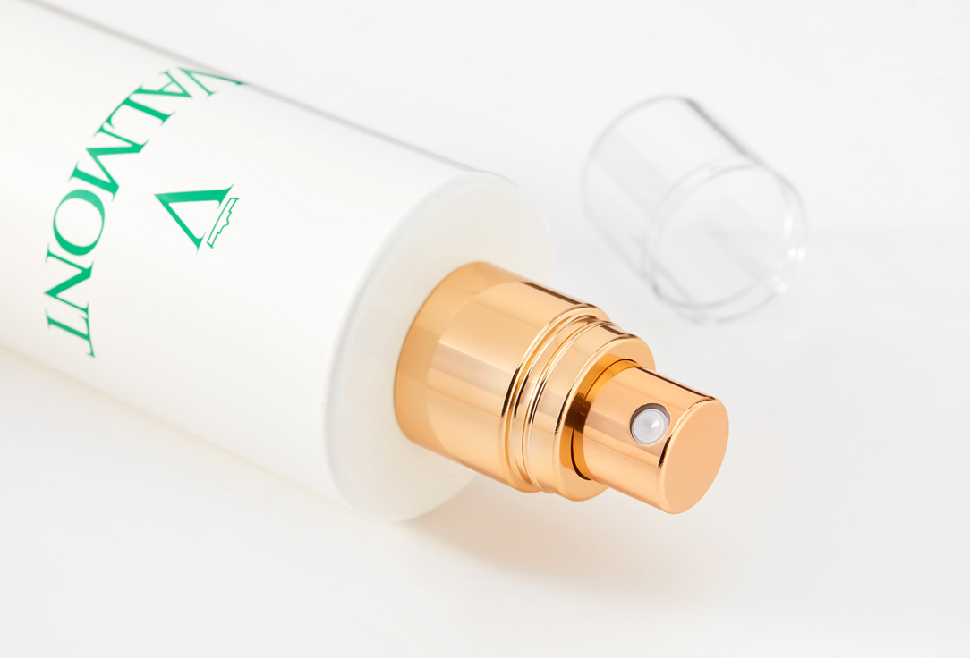 Valmont Moisturizing Face Tonic Spray Priming with a Hydrating Fluid