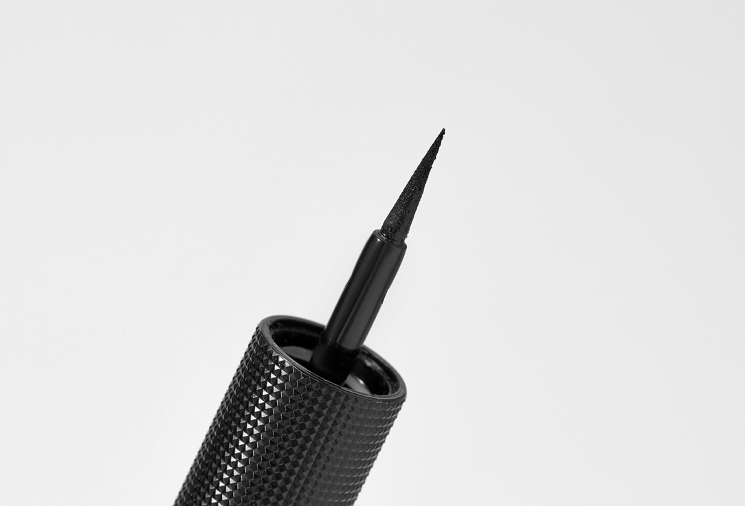 L'Oreal Paris Waterproof Liquid Eyeliner Matte signature