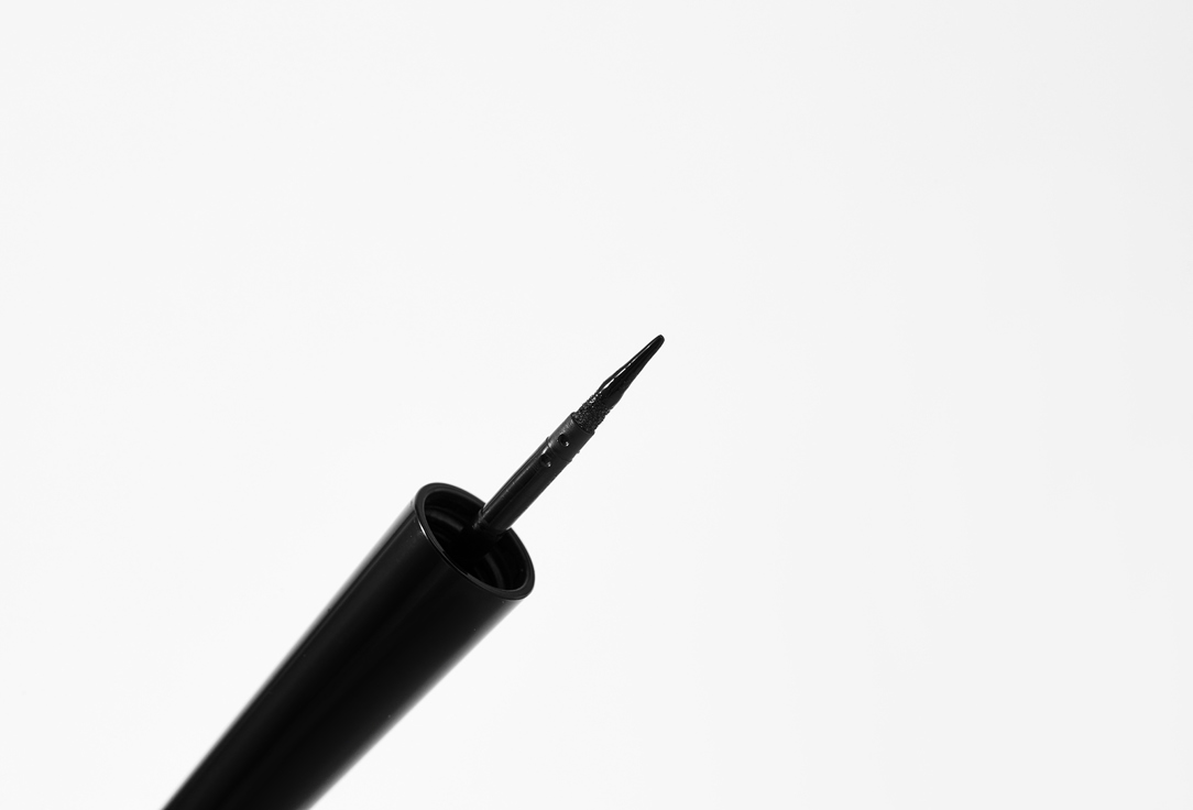 Pupa Felt-Tip Liquid Eyeliner Vamp! Definition Liner
