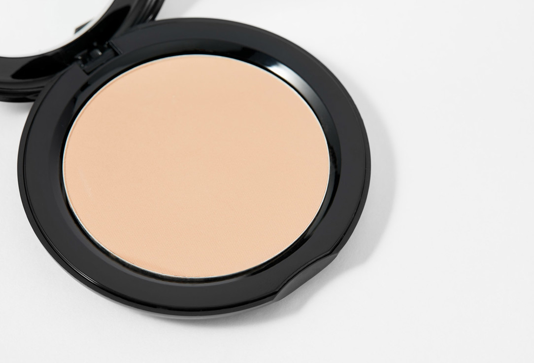 IsaDora Compact powder Velvet Touch Sheer Cover