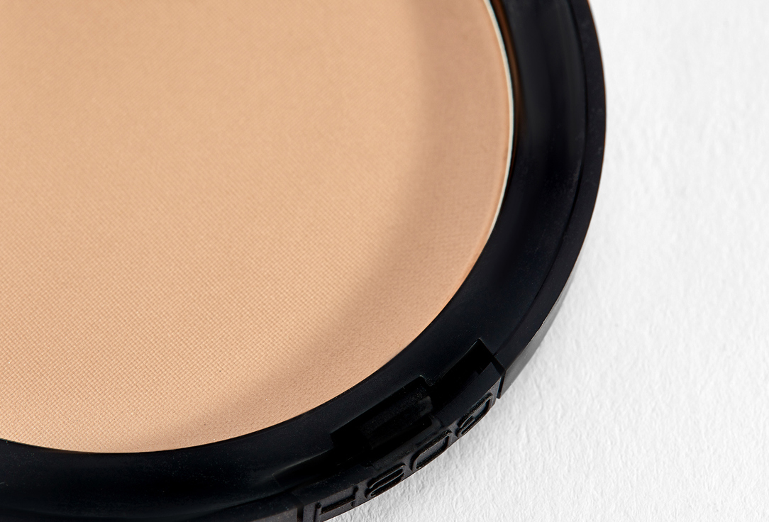 Gosh Mattifying & Moisturizing Powder BB POWDER 06, Warm beige 6.5 g Gosh Mattifying & Moisturizing Powder BB POWDER
