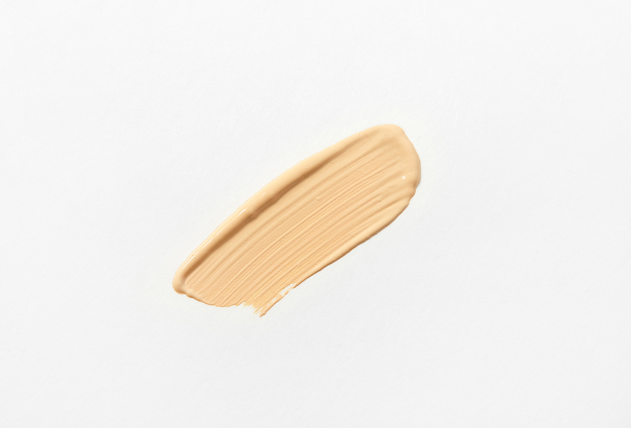 essence Full-coverage matte liquid concealer CAMOUFLAGE+ Matt