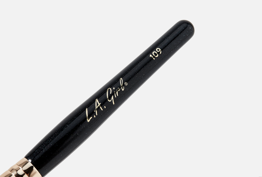 L.A. Girl Makeup Brush Flat Foundation Brush