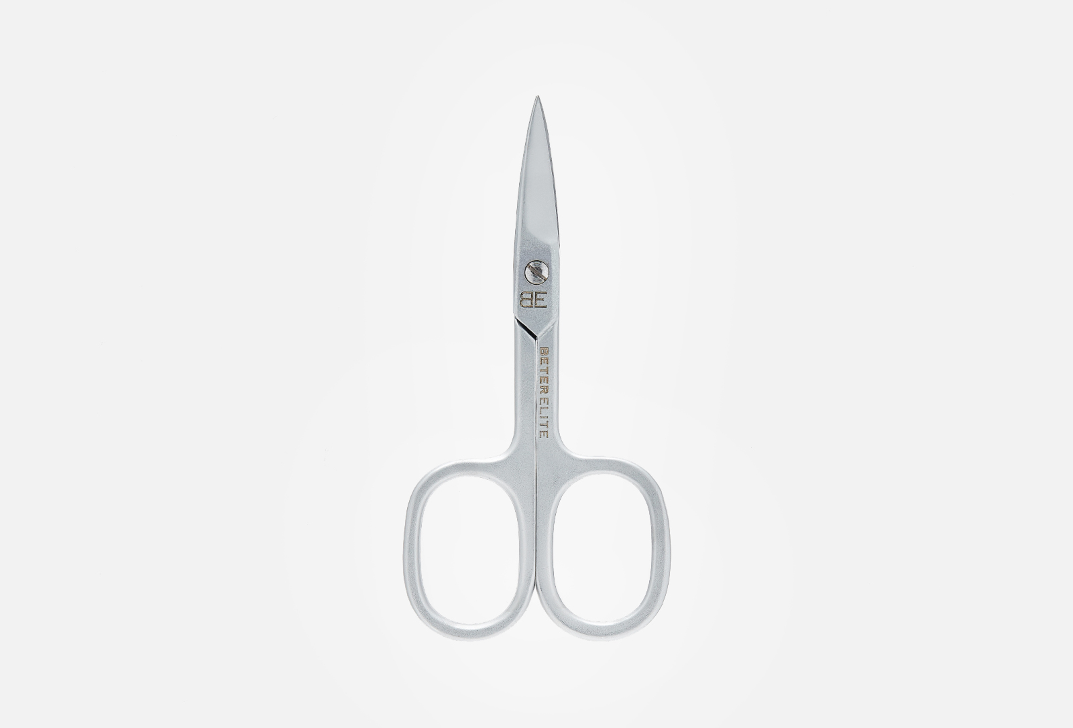 لمعالجة الأظافر بعناية ودقة  1 
