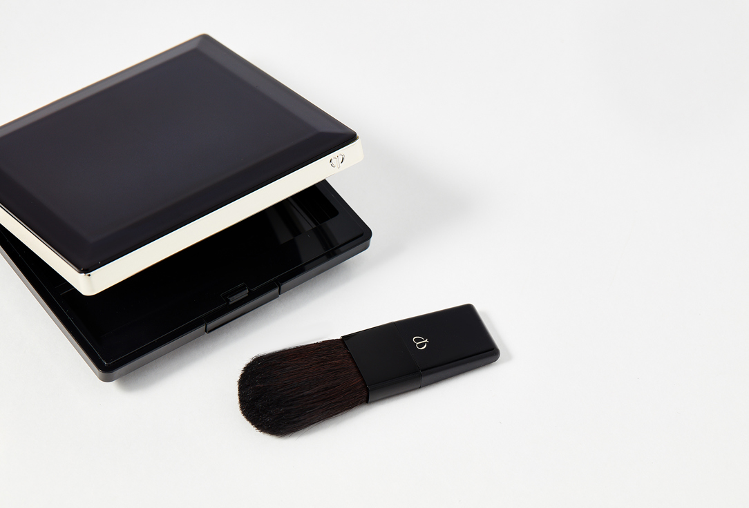 Clé de Peau Beauté Case with brush Powder blush duo case