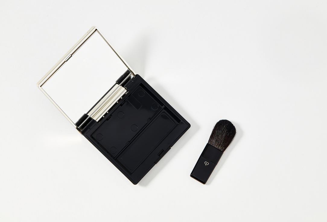 Clé de Peau Beauté Case with brush Powder blush duo case