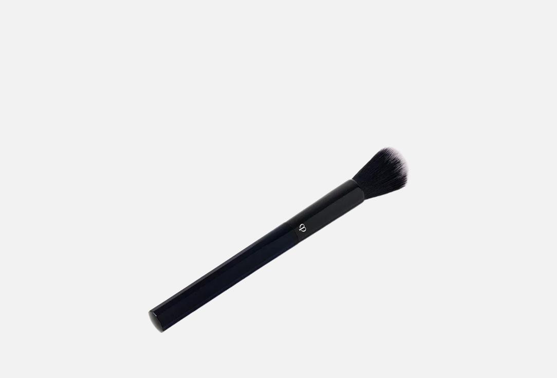 Clé de Peau Beauté Face Makeup Brush Powder & CreamBlush