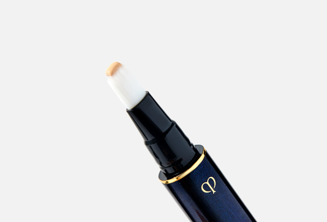 Clé de Peau Beauté Illuminating eye concealer Radiant Corrector
