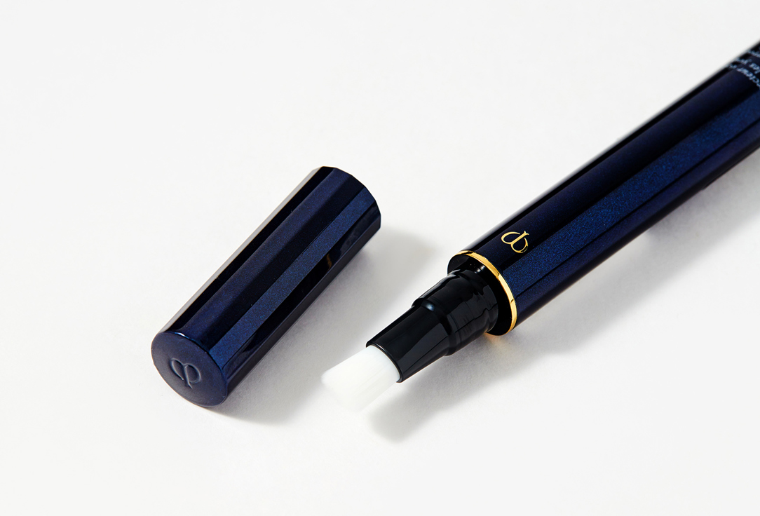 Clé de Peau Beauté Illuminating eye concealer Radiant Corrector