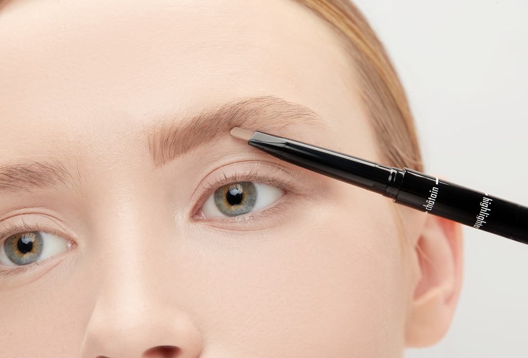 Sisley 3-in-1 eyebrow pencil & highlighter Phyto-Sourcils Design 2, Châtain 0.4 g Sisley 3-in-1 eyebrow pencil & highlighter Phyto-Sourcils Design