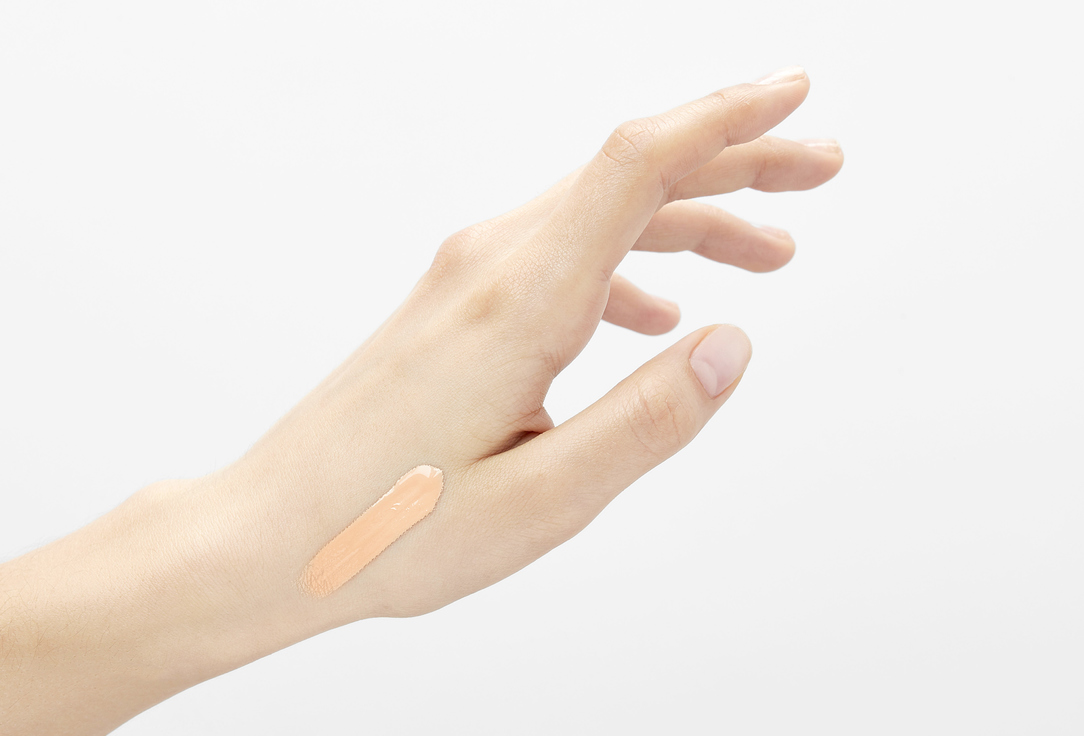 LA PRAIRIE Hydrating Foundation Essence SPF33 Skin Caviar Tender ivory 30 ml LA PRAIRIE Hydrating Foundation Essence SPF33 Skin Caviar
