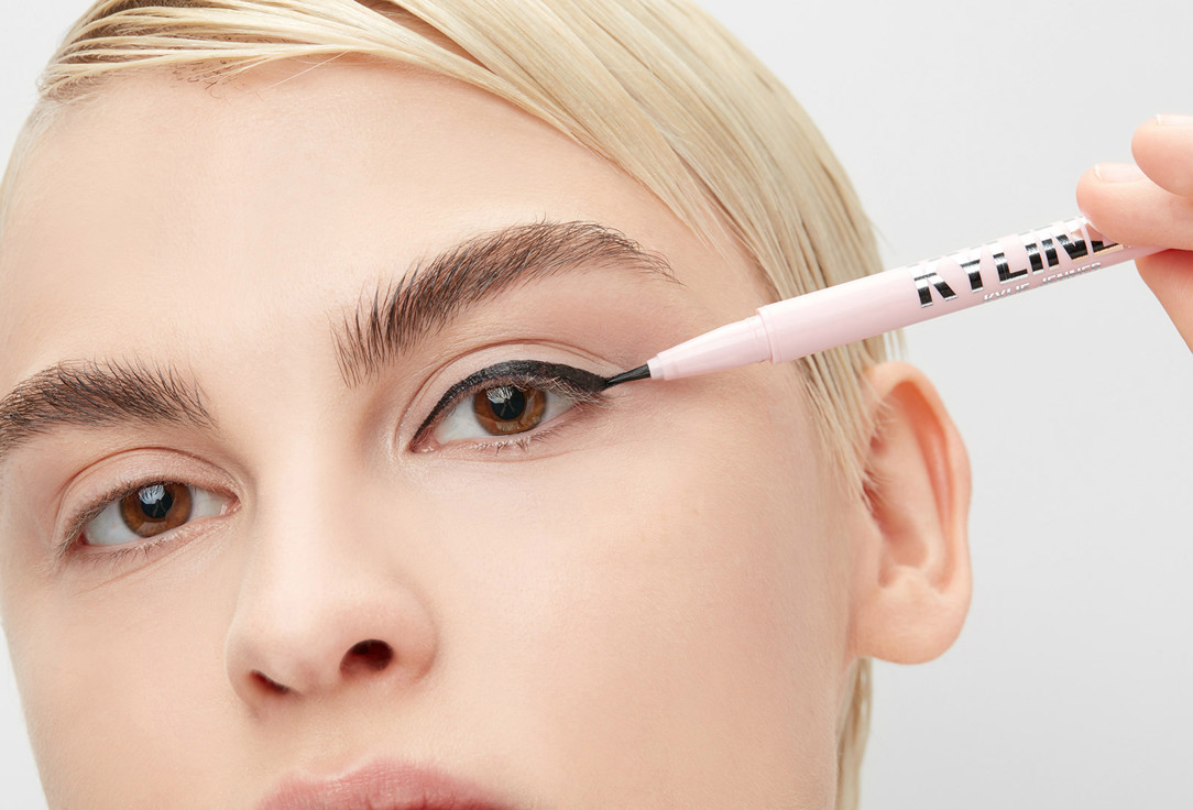 Kylie Cosmetics Matte Eyeliner Liquid eye pen 001, Black 0.3 ml Kylie Cosmetics Matte Eyeliner Liquid eye pen
