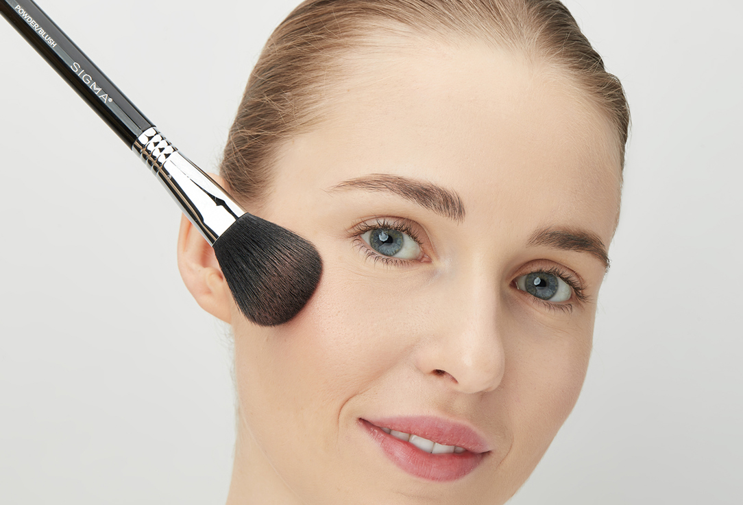 SIGMA BEAUTY POWDER & BLUSH BRUSH F10