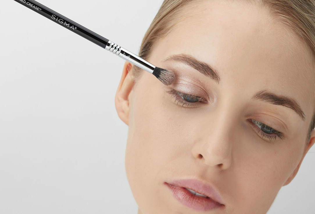 SIGMA BEAUTY DIFFUSED CREASE BRUSH E38
