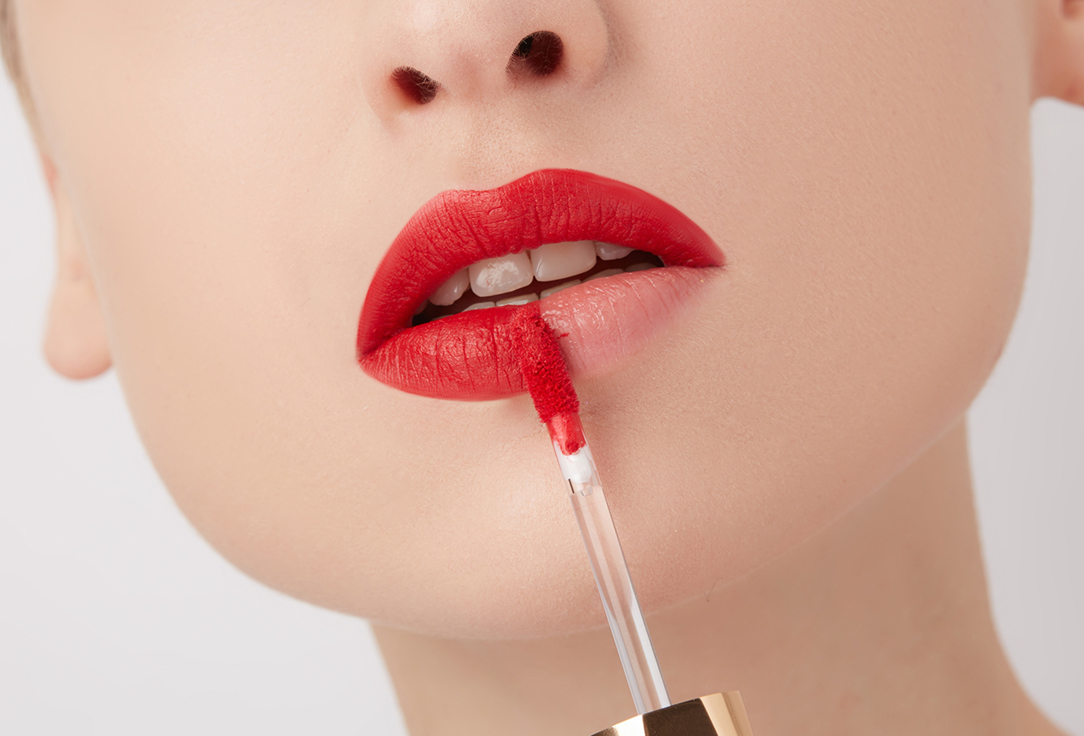 Estee Lauder Матовая помада-мусс Pure Color Whipped Matte Lip Color With Moringa Butter