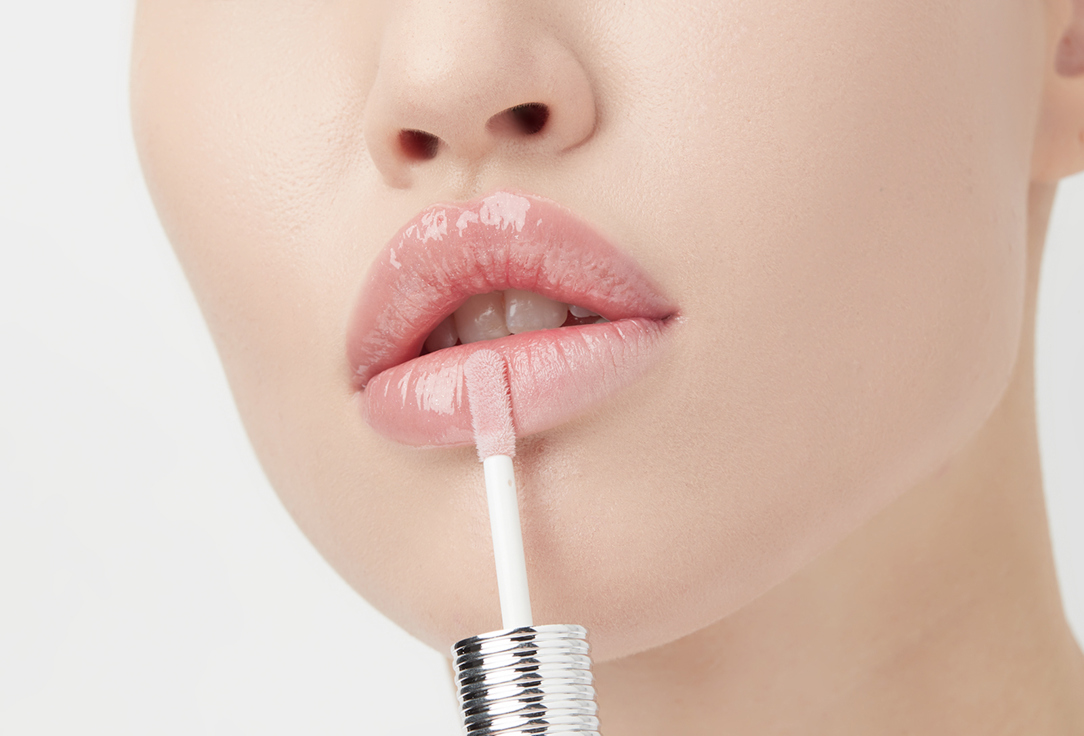 LUXVISAGE Volumizing Lip gloss LIP Volumizer Hot Vanilla 305 2.9 g LUXVISAGE Volumizing Lip gloss LIP Volumizer Hot Vanilla