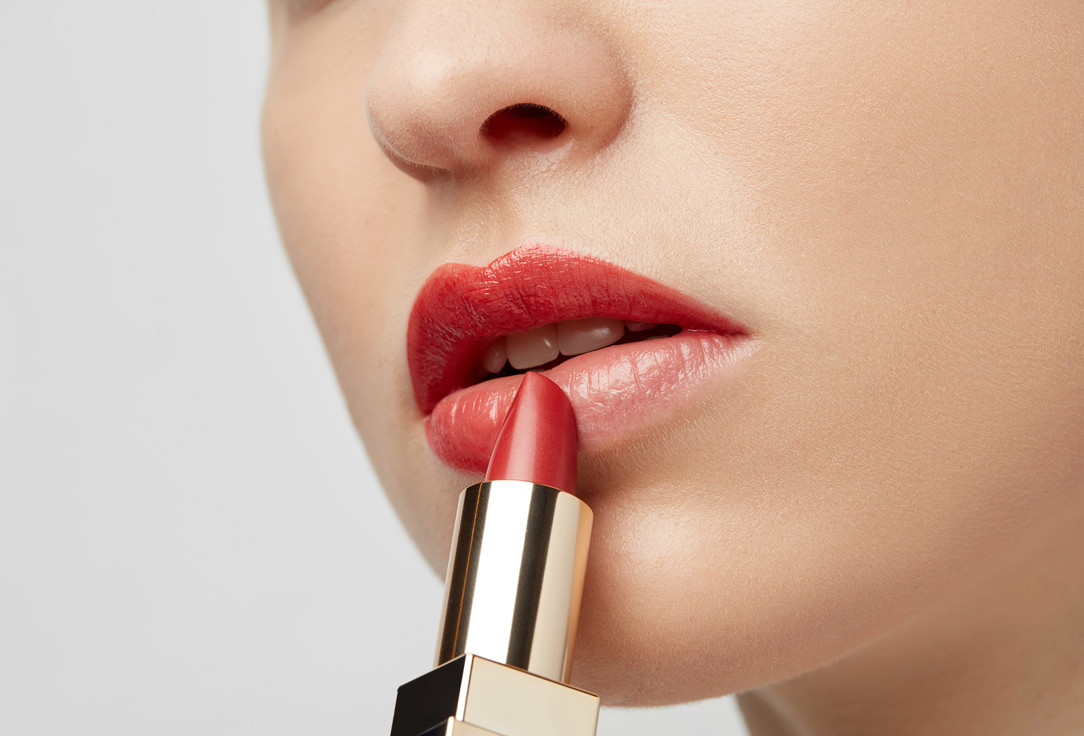 Clé de Peau Beauté Mousturizing creamy lipstick Lipstick 5, Camellia 4 g Clé de Peau Beauté Mousturizing creamy lipstick Lipstick