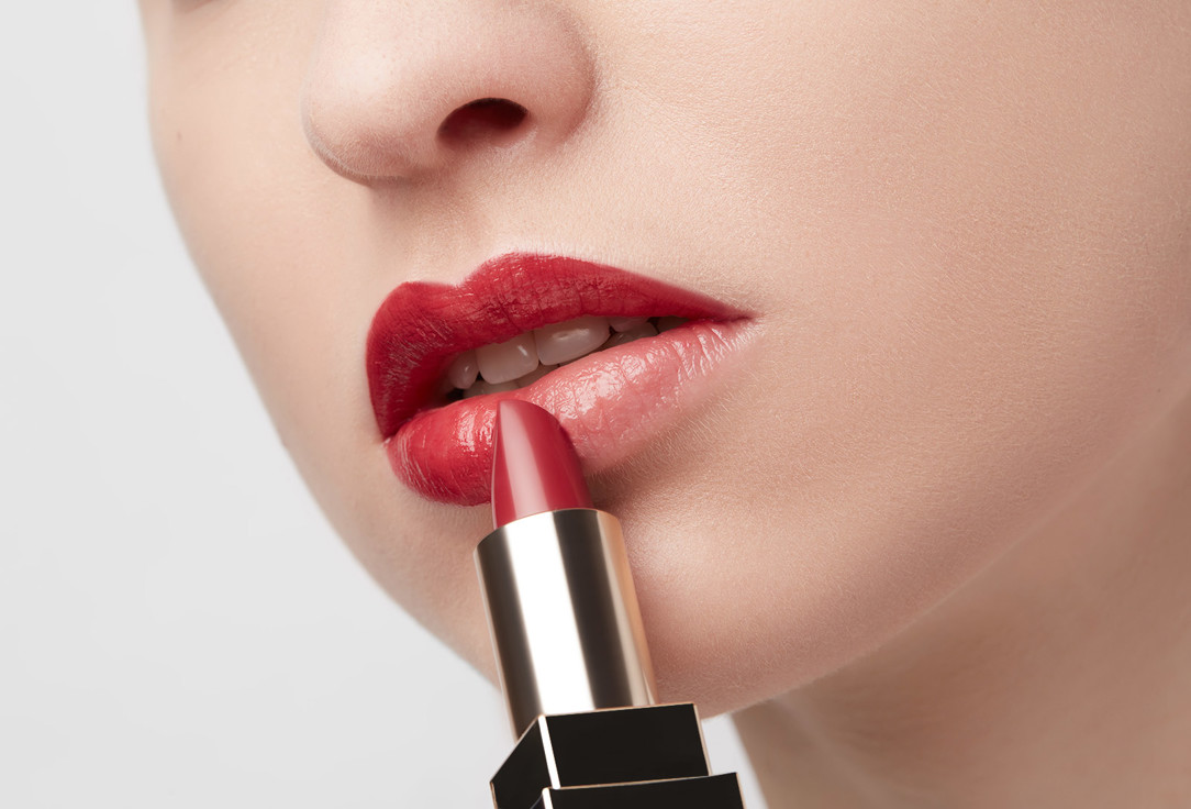 Clé de Peau Beauté Mousturizing creamy lipstick Lipstick