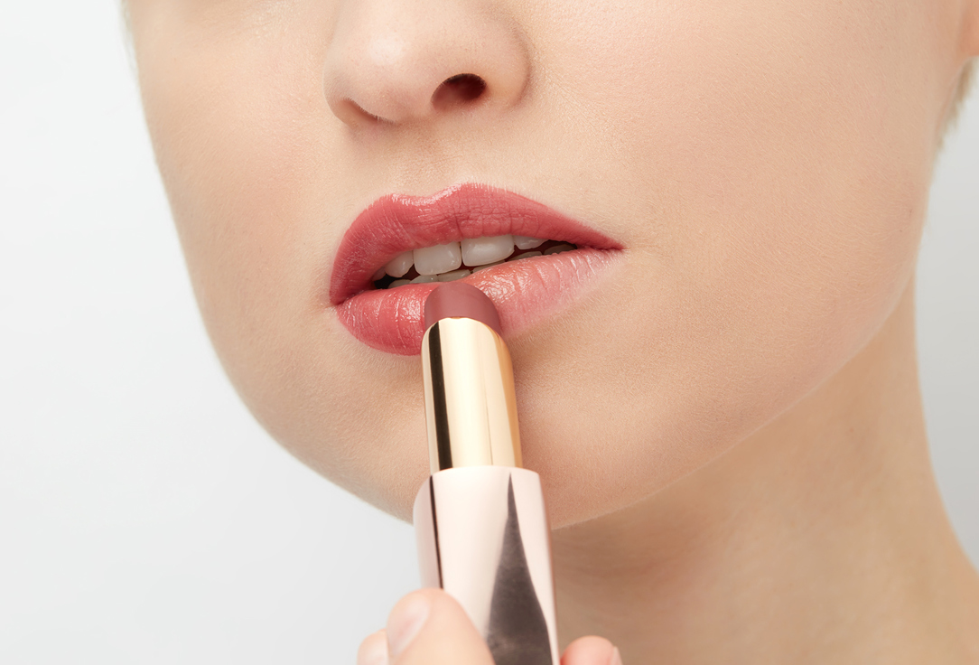 Estée Lauder glossy Tinted lip balm Pure Color Revitalizing Crystal Balm