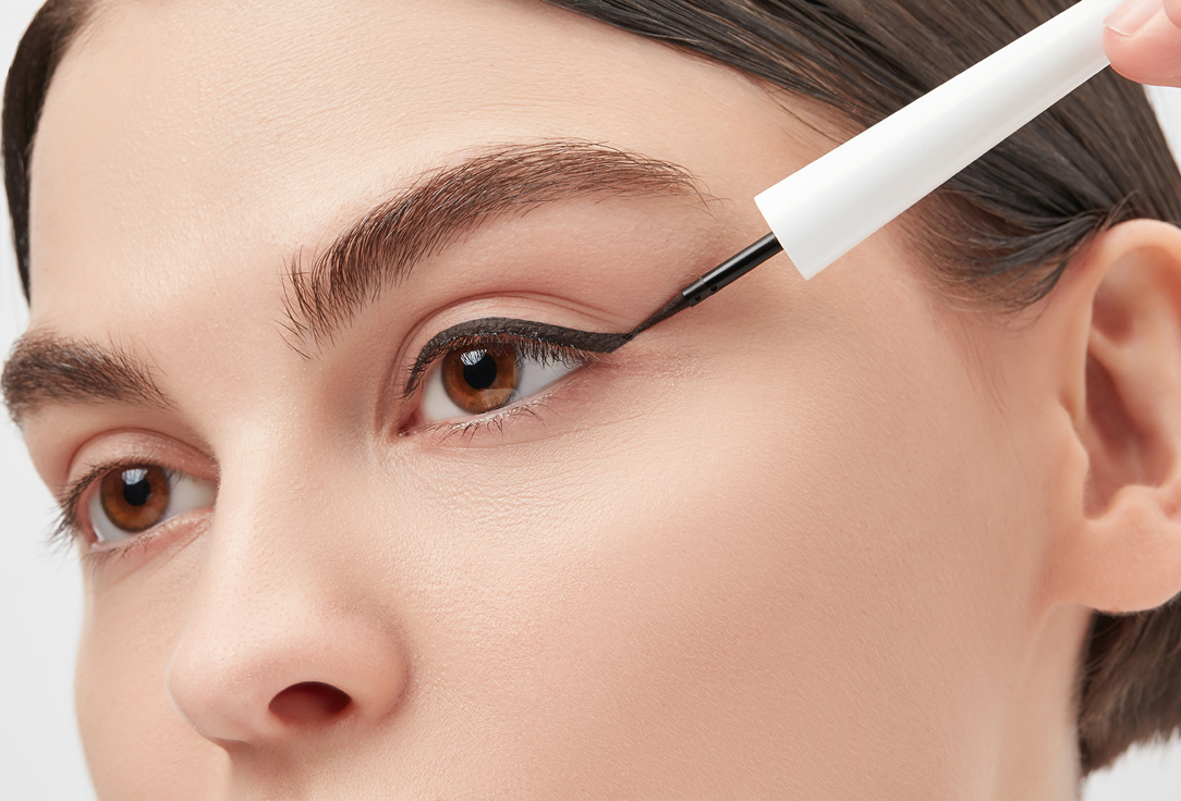 DEBORAH MILANO Liquid eyeliner Formula pura