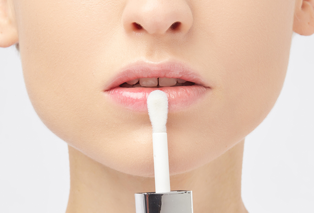 7DAYS Smoothing Glossy lip oil b.colour Winter Edition