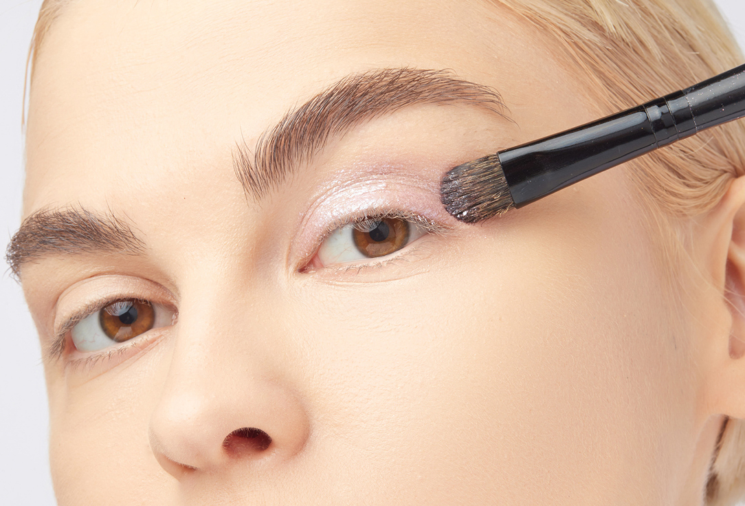 RELOVE REVOLUTION Metallic Liquid Eyeshadow Light