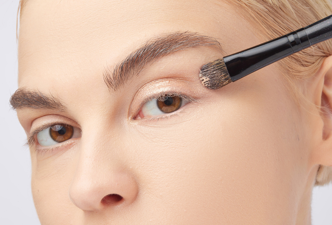 RELOVE REVOLUTION Metallic Liquid Eyeshadow Light