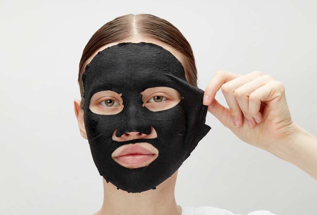 RNW Face sheet mask Premium charcoal mineral