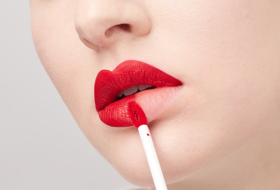 ALIX AVIEN Стойкая бархатная помада для губ Matte Liquid Lipstick 521, Wild red 3 мл ALIX AVIEN Стойкая бархатная помада для губ Matte Liquid Lipstick