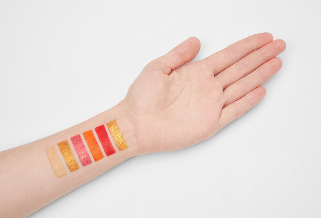 RELOVE REVOLUTION Eyeshadow palette Colour Play